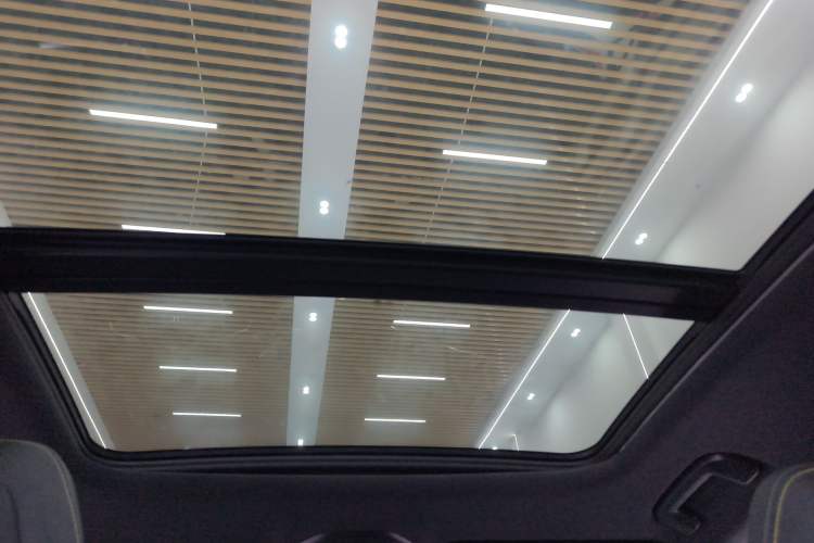 Used Lynk & Co 06 2023 Remix 1.5T Dynamic Halo Headliner