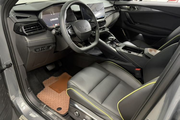 Used Lynk & Co 06 2023 Remix 1.5T Dynamic Halo Interior 2