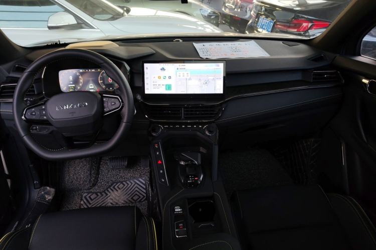 Used Lynk & Co 06 2023 Remix 1.5T Dynamic Halo Interior 2