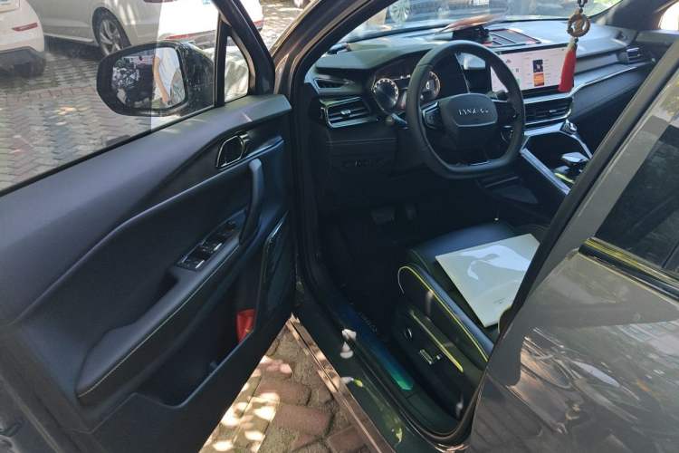 Used Lynk & Co 06 2023 Remix 1.5T Dynamic Halo Interior 3