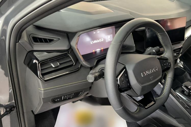 Used Lynk & Co 06 2023 Remix 1.5T Dynamic Halo Interior 3