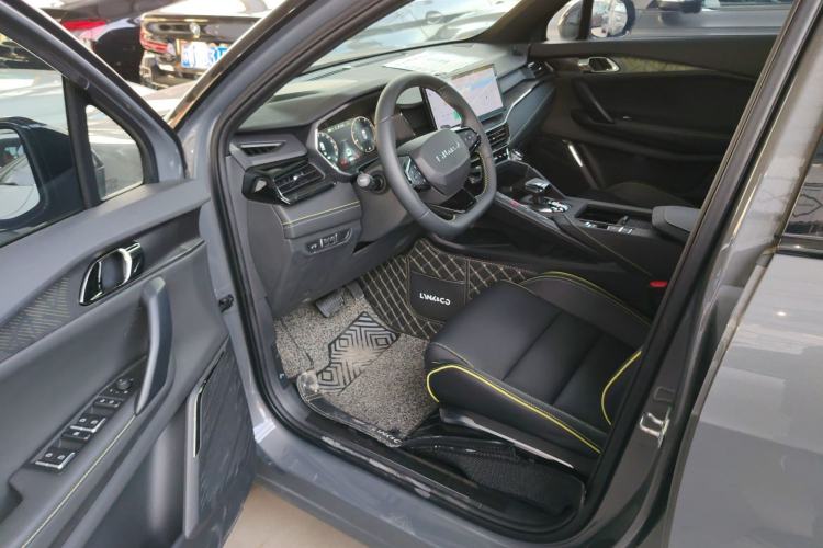 Used Lynk & Co 06 2023 Remix 1.5T Dynamic Halo Interior 3