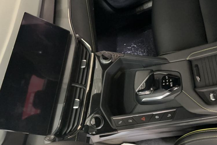 Used Lynk & Co 06 2023 Remix 1.5T Dynamic Halo Interior 4