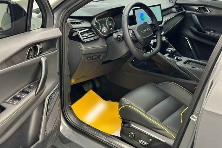 Used Lynk & Co 06 2023 Remix 1.5T Dynamic Halo Interior 4