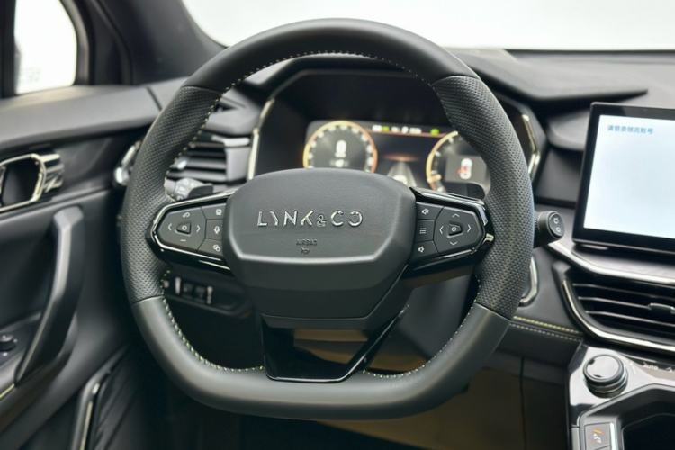 Used Lynk & Co 06 2023 Remix 1.5T Dynamic Halo Interior 6