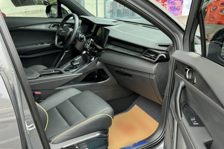 Used Lynk & Co 06 2023 Remix 1.5T Dynamic Halo Interior 9