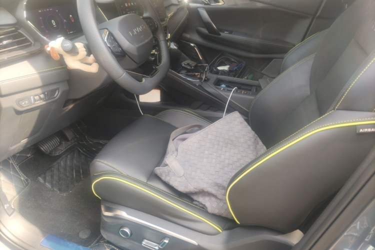 Used Lynk & Co 06 2023 Remix 1.5T Dynamic Halo Left Front Seat