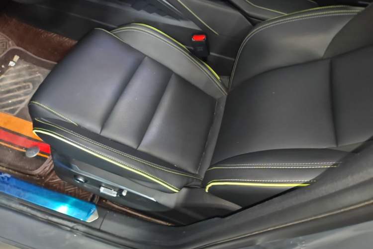 Used Lynk & Co 06 2023 Remix 1.5T Dynamic Halo Left Front Seat