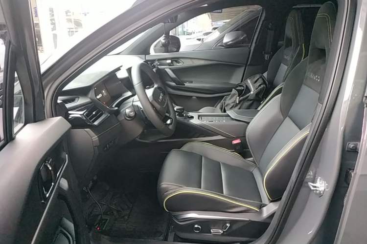 Used Lynk & Co 06 2023 Remix 1.5T Dynamic Halo Left Front Seat