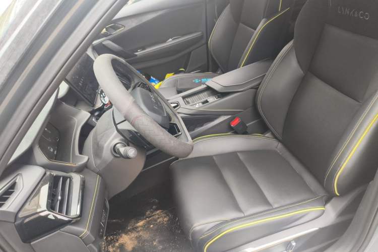 Used Lynk & Co 06 2023 Remix 1.5T Dynamic Halo Left Front Seat