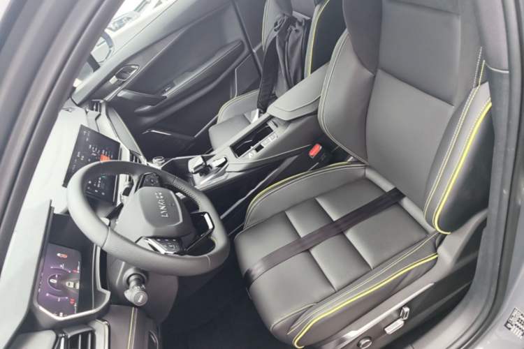Used Lynk & Co 06 2023 Remix 1.5T Dynamic Halo Left Front Seat