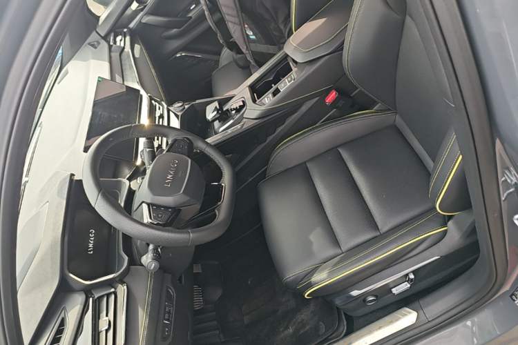Used Lynk & Co 06 2023 Remix 1.5T Dynamic Halo Left Front Seat