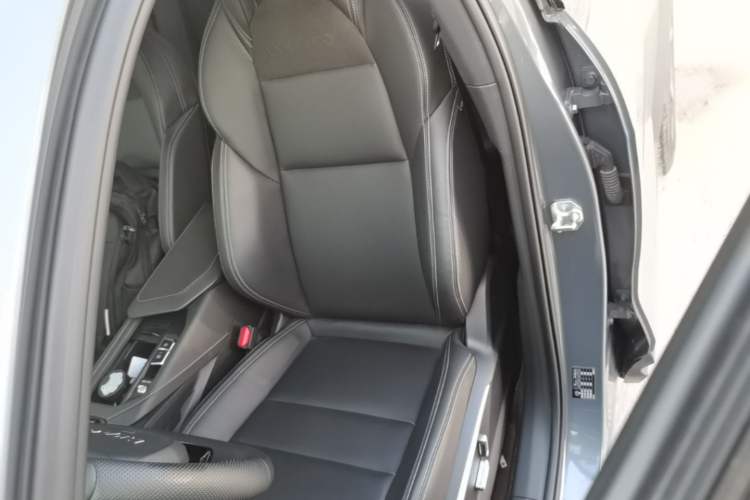 Used Lynk & Co 06 2023 Remix 1.5T JinPro Left Front Seat