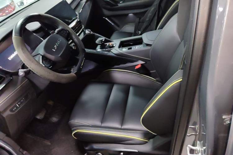 Used Lynk & Co 06 2023 Remix 1.5T Dynamic Halo Left Front Seat