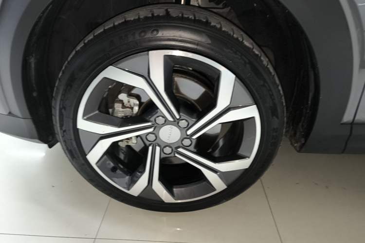 Used Lynk & Co 06 2023 Remix 1.5T Dynamic Halo Left Front Wheel Hub