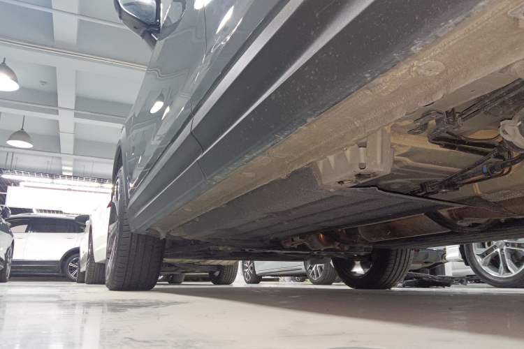 Used Lynk & Co 06 2023 Remix 1.5T Dynamic Halo Left Side Sill
