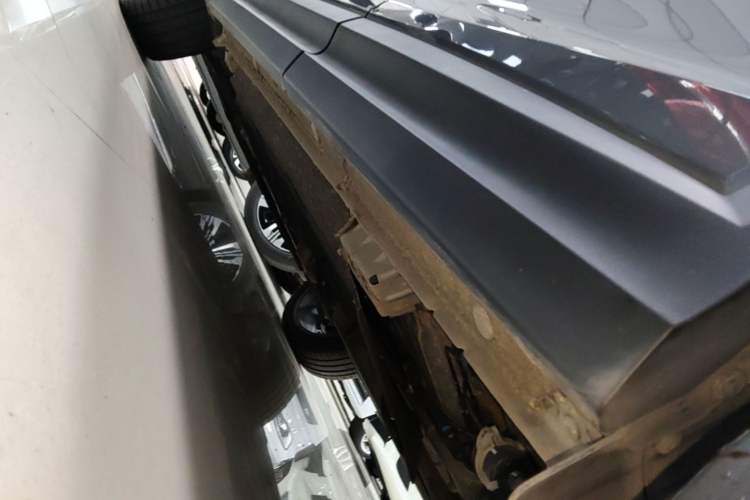 Used Lynk & Co 06 2023 Remix 1.5T Dynamic Halo Left Side Sill