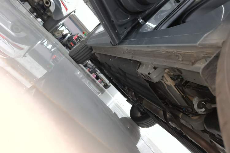 Used Lynk & Co 06 2023 Remix 1.5T Dynamic Halo Left Side Sill