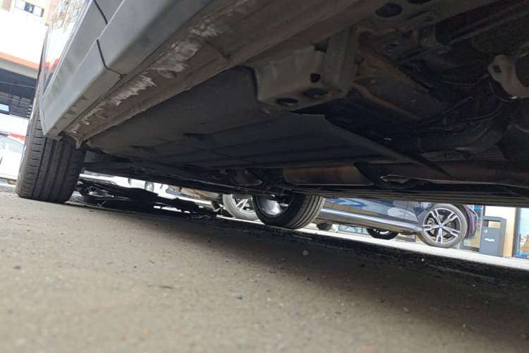Used Lynk & Co 06 2023 Remix 1.5T Dynamic Halo Left Side Sill