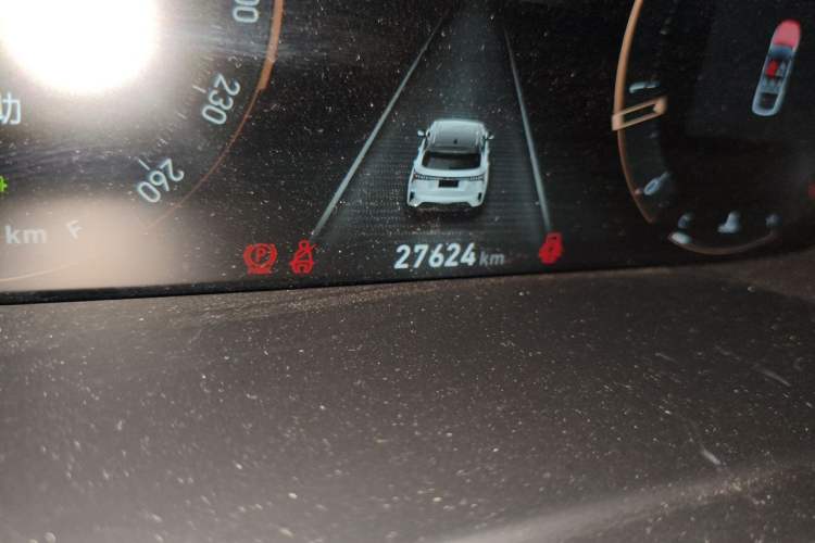 Used Lynk & Co 06 2023 Remix 1.5T Dynamic Halo Odometer Close Up