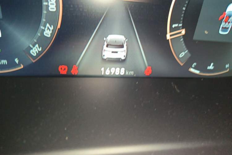 Used Lynk & Co 06 2023 Remix 1.5T Dynamic Halo Odometer Close Up