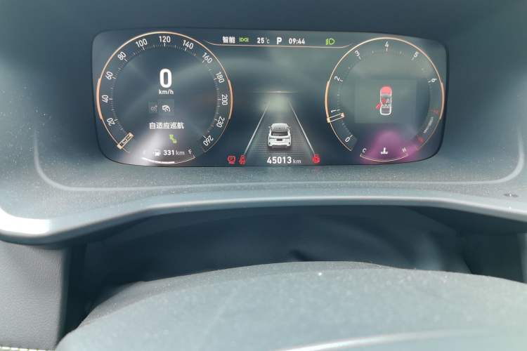 Used Lynk & Co 06 2023 Remix 1.5T Dynamic Halo Odometer Close Up