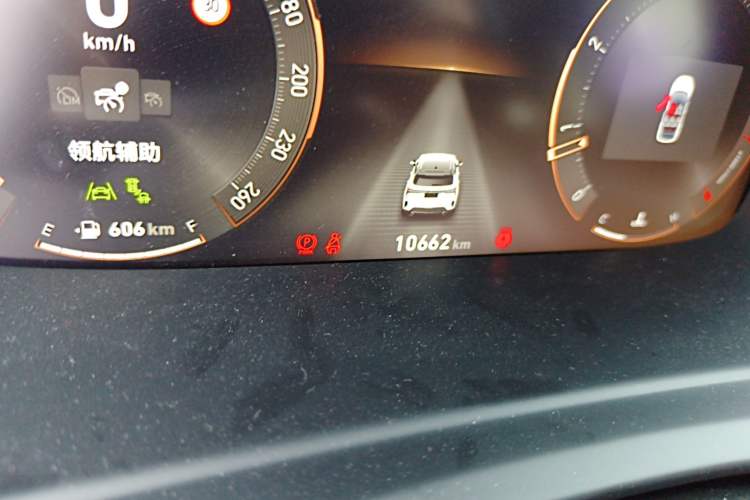 Used Lynk & Co 06 2023 Remix 1.5T Dynamic Halo Odometer Close Up