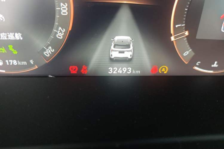 Used Lynk & Co 06 2023 Remix 1.5T Dynamic Halo Odometer Close Up