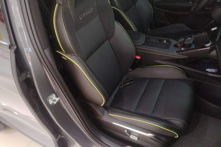 Used Lynk & Co 06 2023 Remix 1.5T Dynamic Halo Right Front Seat