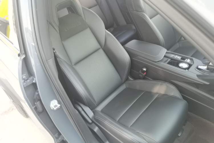Used Lynk & Co 06 2023 Remix 1.5T JinPro Right Front Seat