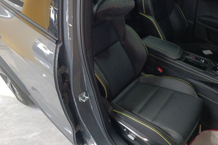 Used Lynk & Co 06 2023 Remix 1.5T Dynamic Halo Right Front Seat