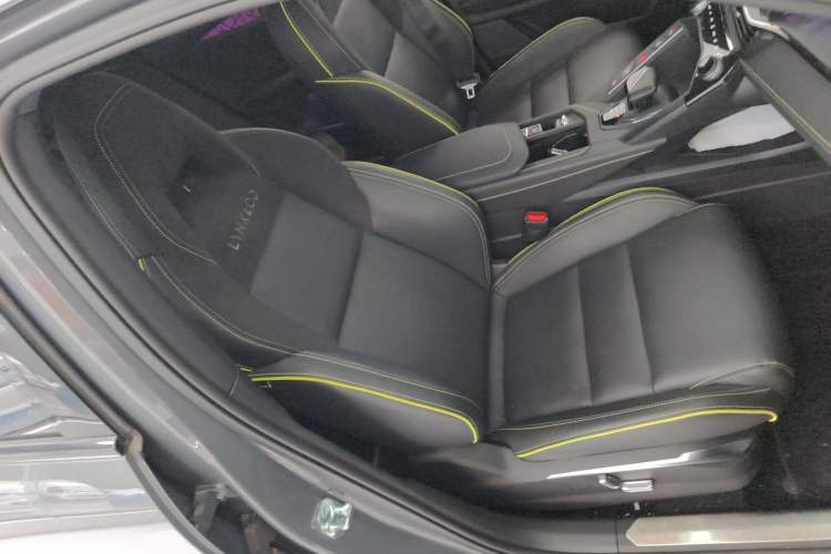 Used Lynk & Co 06 2023 Remix 1.5T Dynamic Halo Right Front Seat