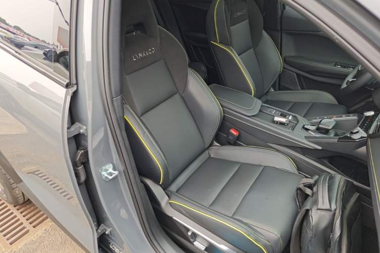 Used Lynk & Co 06 2023 Remix 1.5T Dynamic Halo Right Front Seat