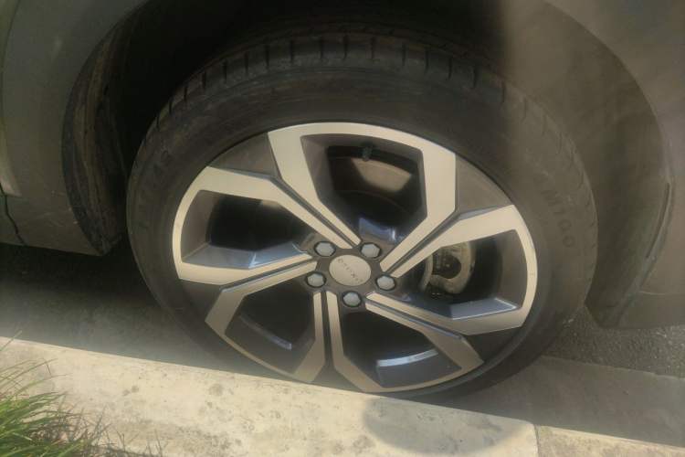 Used Lynk & Co 06 2023 Remix 1.5T Dynamic Halo Right Front Wheel Hub