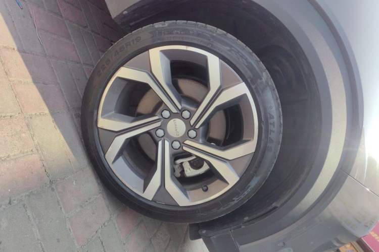Used Lynk & Co 06 2023 Remix 1.5T Dynamic Halo Right Front Wheel Hub