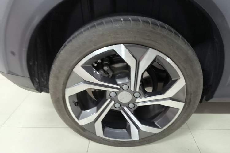 Used Lynk & Co 06 2023 Remix 1.5T Dynamic Halo Right Rear Wheel Hub
