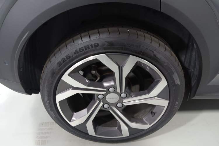 Used Lynk & Co 06 2023 Remix 1.5T Dynamic Halo Right Rear Wheel Hub