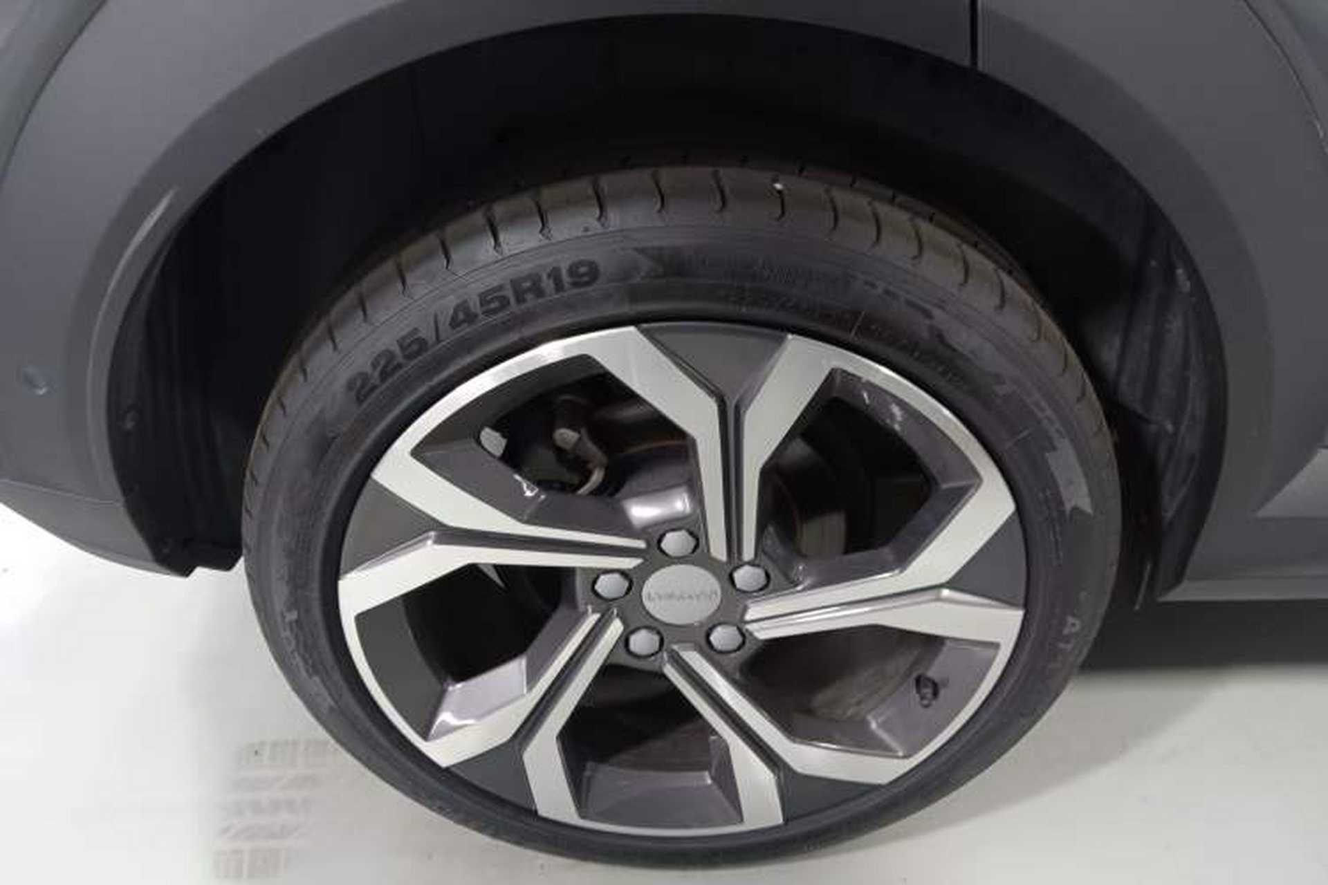 Used Lynk & Co 06 2023 Remix 1.5T Dynamic Halo Right Rear Wheel Hub