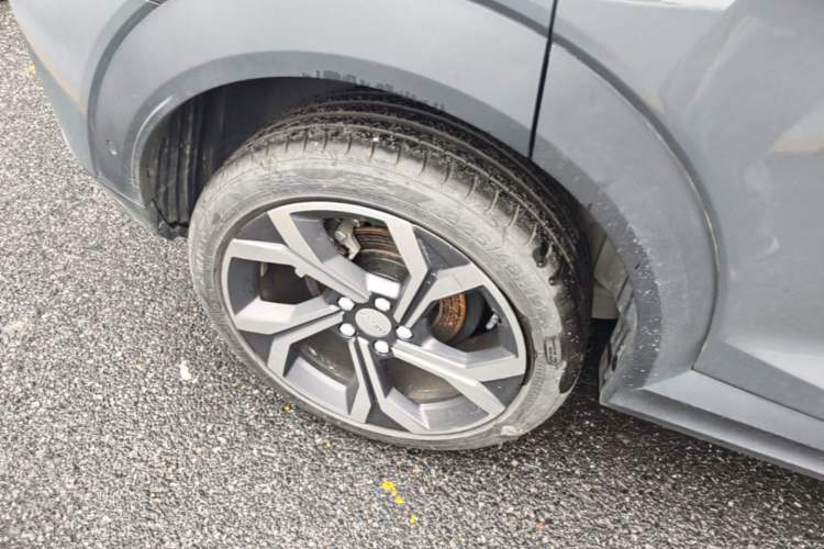 Used Lynk & Co 06 2023 Remix 1.5T Dynamic Halo Right Rear Wheel Hub
