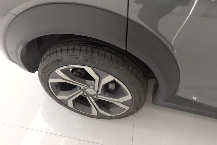Used Lynk & Co 06 2023 Remix 1.5T Dynamic Halo Right Rear Wheel Hub