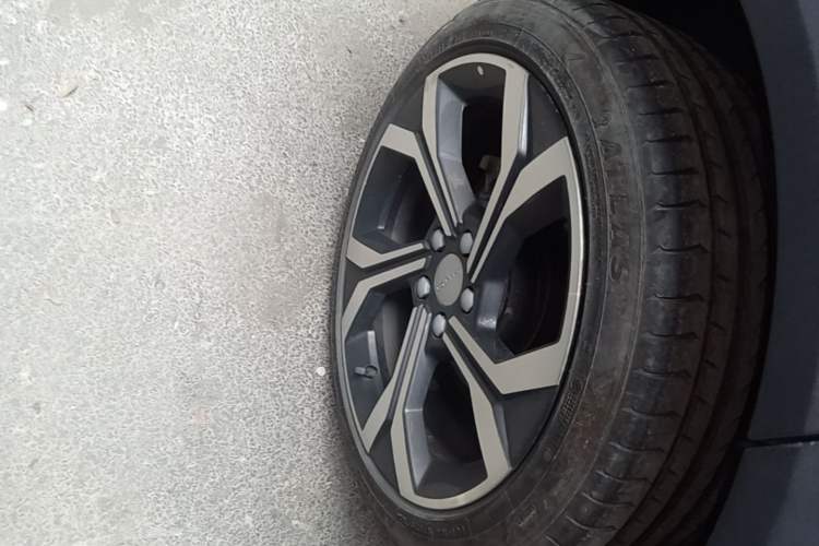 Used Lynk & Co 06 2023 Remix 1.5T Dynamic Halo Right Rear Wheel Hub