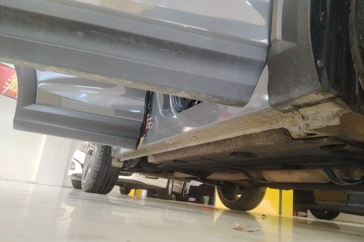 Used Lynk & Co 06 2023 Remix 1.5T Dynamic Halo Right Side Sill