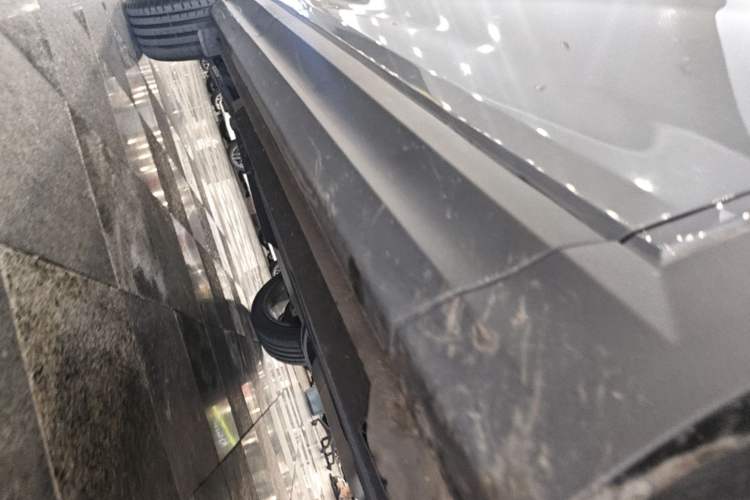 Used Lynk & Co 06 2023 Remix 1.5T Dynamic Halo Right Side Sill