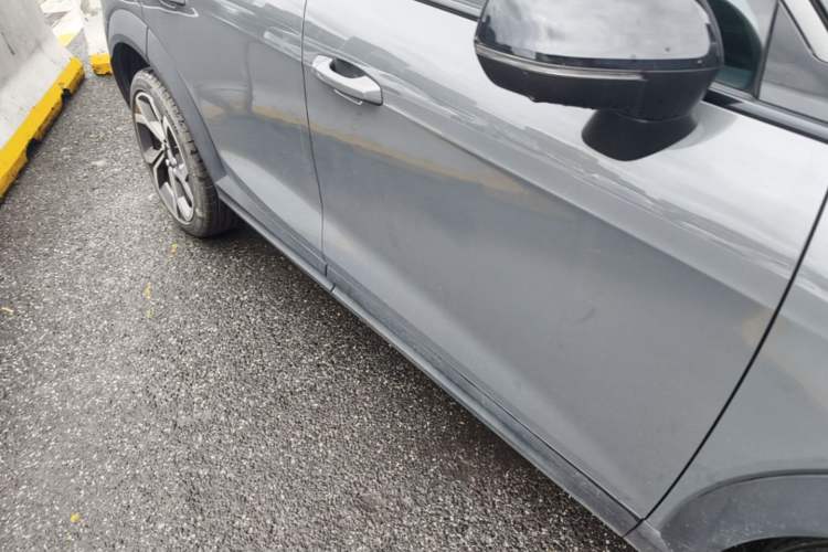 Used Lynk & Co 06 2023 Remix 1.5T Dynamic Halo Right Side Sill