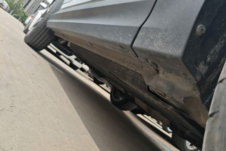 Used Lynk & Co 06 2023 Remix 1.5T Dynamic Halo Right Side Sill