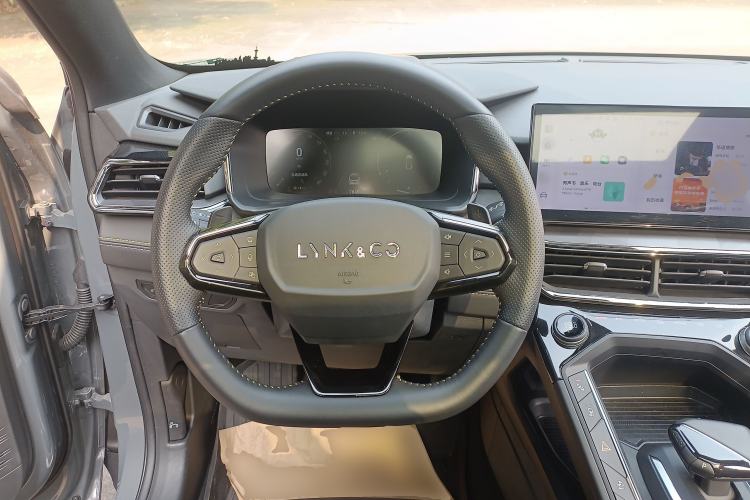 Used Lynk & Co 06 2023 Remix 1.5T Dynamic Halo Steering Wheel
