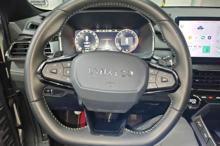 Used Lynk & Co 06 2023 Remix 1.5T Dynamic Halo Steering Wheel