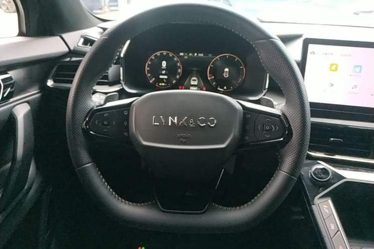 Used Lynk & Co 06 2023 Remix 1.5T Dynamic Halo Steering Wheel