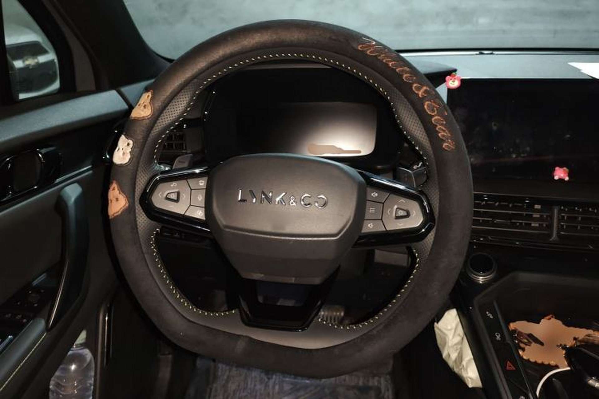 Used Lynk & Co 06 2023 Remix 1.5T Dynamic Halo Steering Wheel