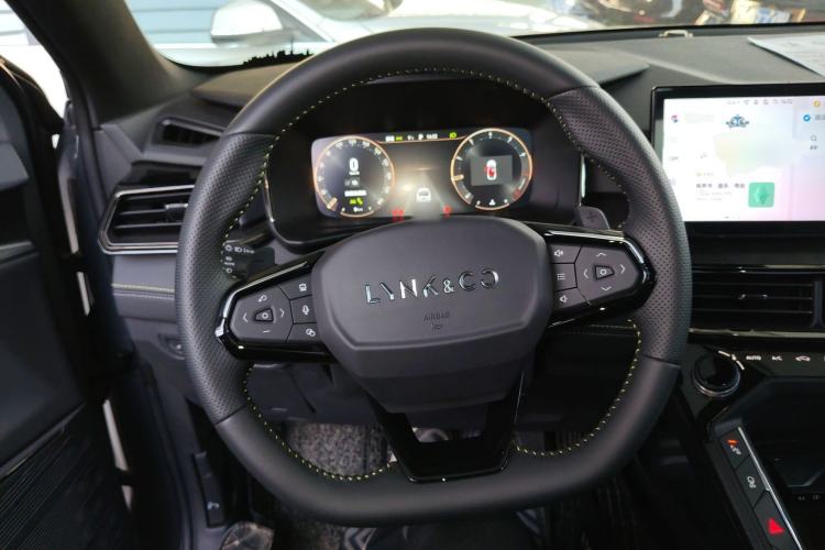 Used Lynk & Co 06 2023 Remix 1.5T Dynamic Halo Steering Wheel